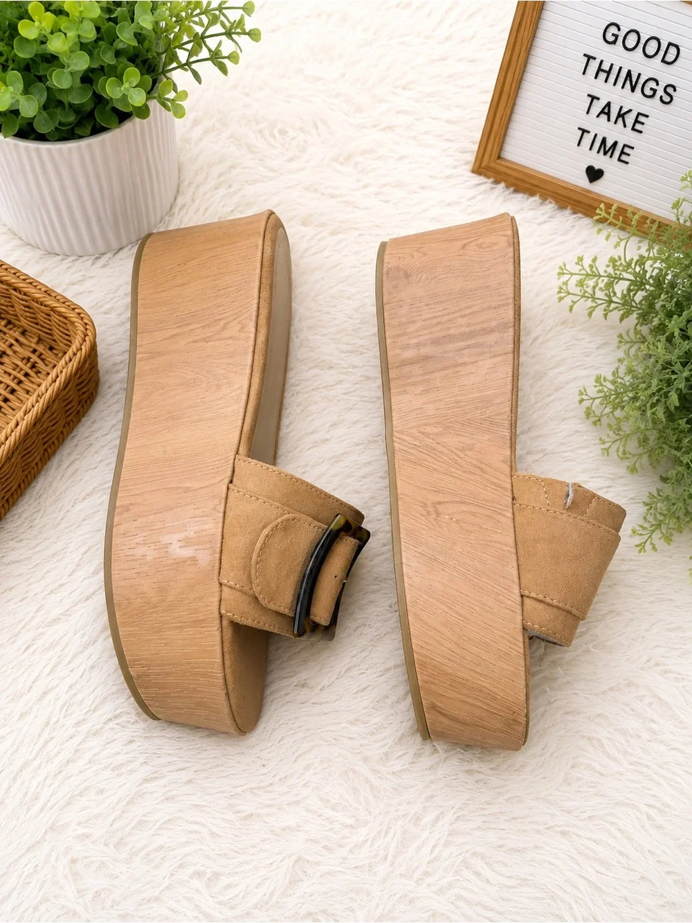 ShoeDazzle Leonora Platform Slide Sandals Lt Camel Tan Suede Buckle 8.5 NEW